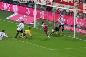 Bayern golea al Paderborn (4-0) y ya es l&iacute;der en solitario de la Bundesliga