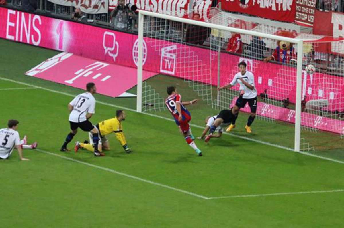 Bayern golea al Paderborn (4-0) y ya es l&iacute;der en solitario de la Bundesliga