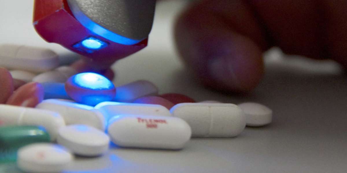 Las mol&eacute;culas al reaccionar a la luz producen una vibraci&oacute;n &uacute;nica que permite determinar la composici&oacute;n. Foto: AFP