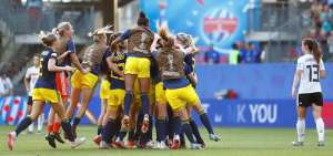 Suecia festej&oacute; el paso a las semifinales. 