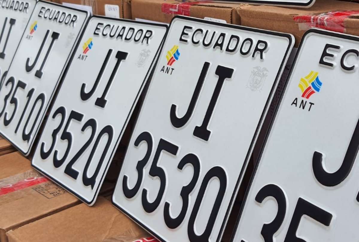 Inicia la entrega de placas rezagadas en Guayaquil