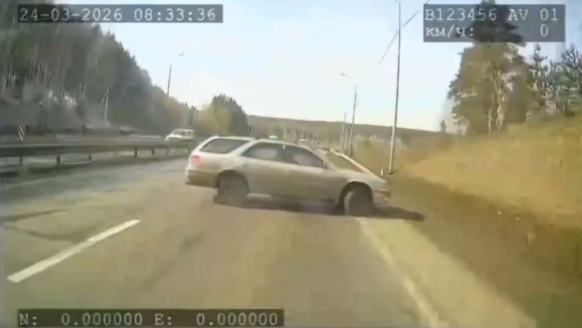 El veh&iacute;culo qued&oacute; en malas condiciones tras dar varias vueltas de campana en la v&iacute;a.