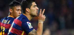 El Bar&ccedil;a golea al Sporting Gij&oacute;n con 'p&oacute;quer' de Su&aacute;rez
