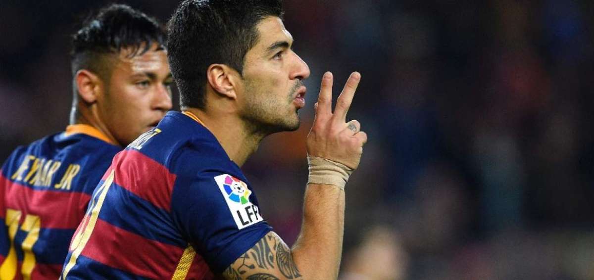 El Bar&ccedil;a golea al Sporting Gij&oacute;n con 'p&oacute;quer' de Su&aacute;rez