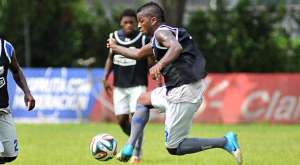 Miler Bola&ntilde;os, goleador del campeonato 2015 con 25 tantos, se entrena desde el lunes pasado con el equipo sub-19 de Emelec. 