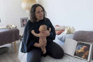 La dula acompa&ntilde;a a la mujer durante el embarazo