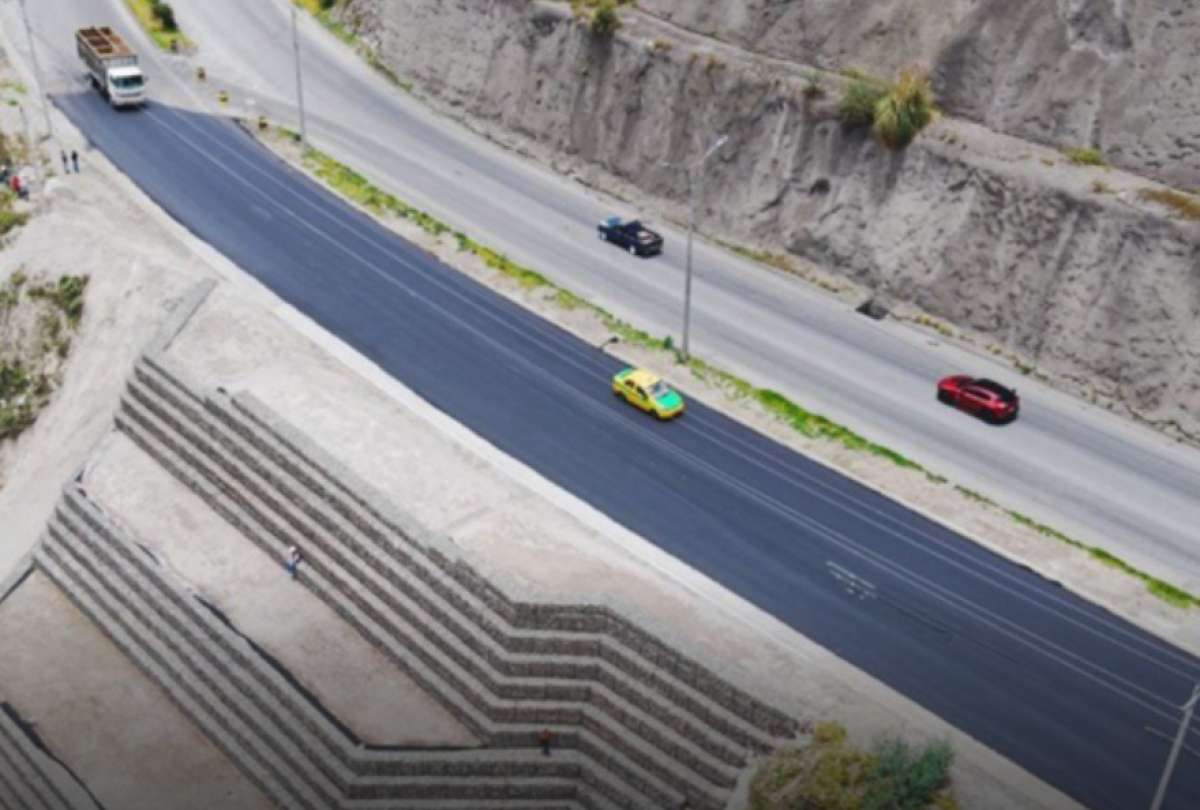 USD 1,4 millones se destin&oacute; para la recuperaci&oacute;n del talud inferior del Paso Lateral Norte de Ambato.