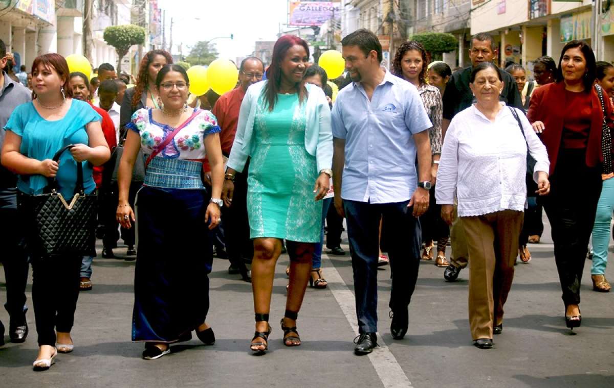 Pozo y el consejo en pleno del CNE sesionaron este marte en Esmeraldas. Foto: Luis Freire / El Tel&eacute;grafo