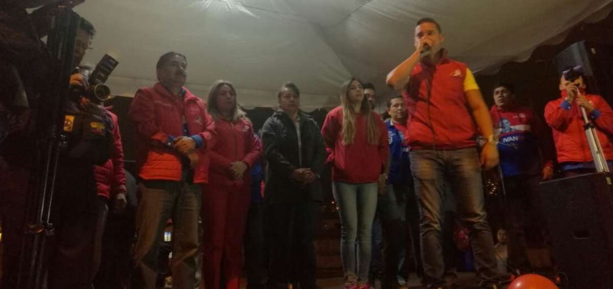 Iv&aacute;n Espinel tambi&eacute;n eligi&oacute; Quito para terminar su proselitismo