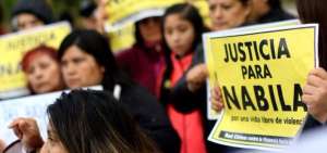 Grupos de mujeres en su mayor&iacute;a de organizaciones de v&iacute;ctimas de la violencia machista rechazaron la sentencia. 