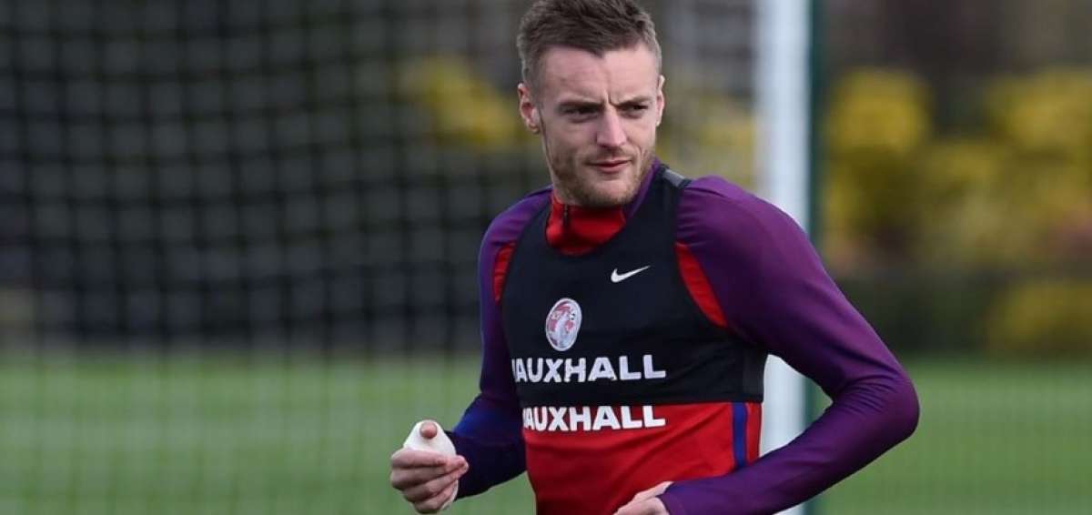 El delantero Jamie Vardy comandar&aacute; el ataque del Leicester esta tarde en el estadio Vicente Calder&oacute;n, en Madrid. 