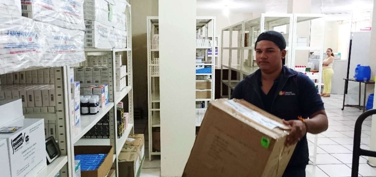 Abastecimiento de medicamentos en bodega de la  farmacia del Hosptal Sagrado Coraz&oacute;n de Jes&uacute;s en Quevedo, Los R&iacute;os.