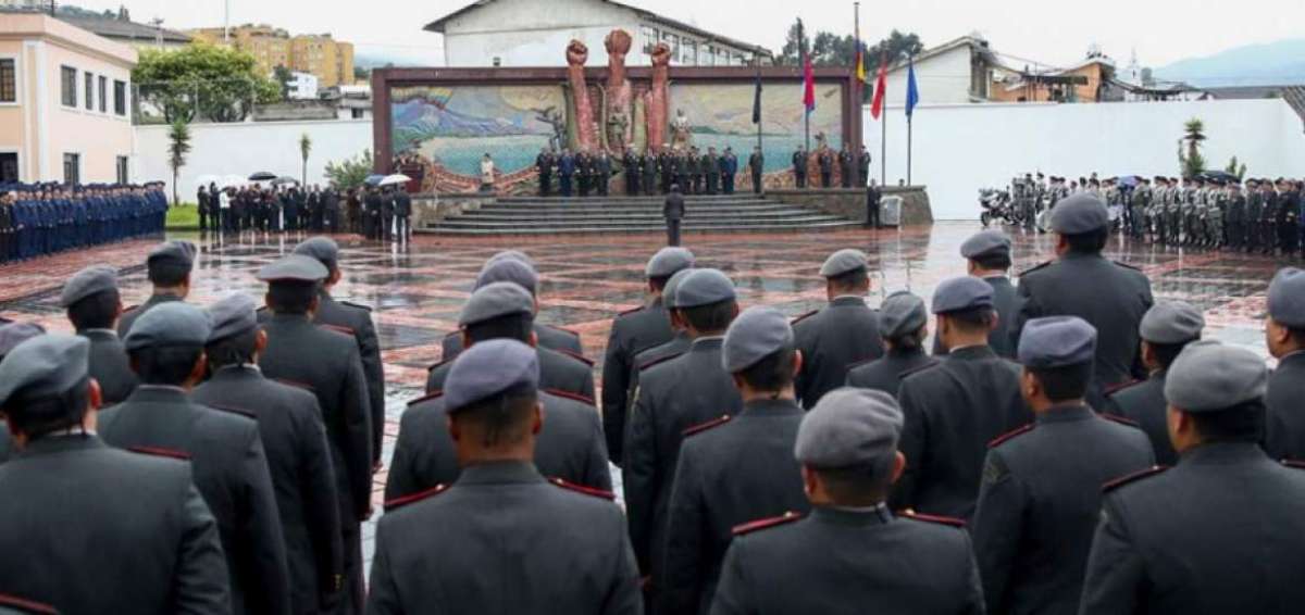 El presidente Rafael Correa indic&oacute; que la propuesta buscaba equiparar las pensiones en las Fuerzas Armadas con las de la sociedad civil.
