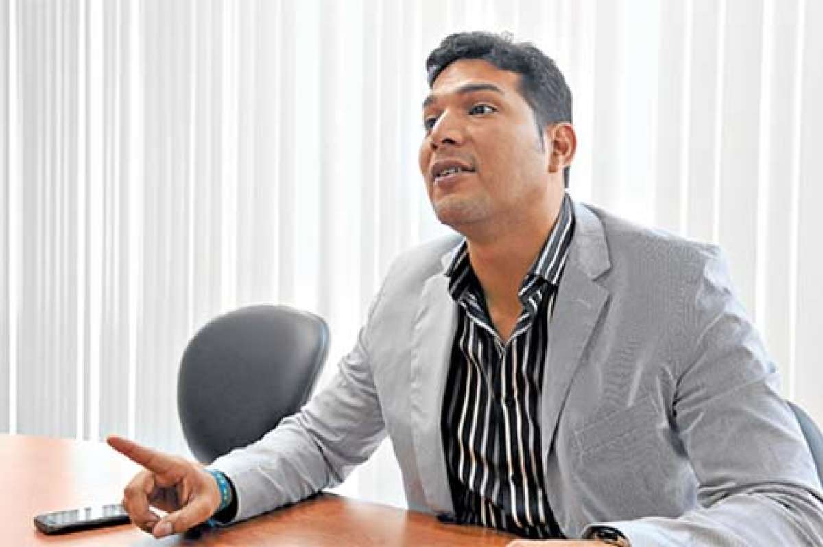 Enrique Mois&eacute;s Laverde, empresario. Edad: 37 a&ntilde;os Experiencia: Ha trabajado en Electroguayas y en el IESS, candidato a asamble&iacute;sta por Guayas en 2013.
