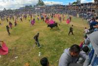 Una corrida de toros de pueblo organizada por el Municipio de Rumiñahui dejó 25 personas heridas. 