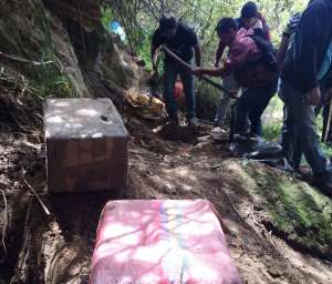 Las sustancias se encontraban escondidas en el terreno de la casa, a 50 cent&iacute;metros de profundidad.