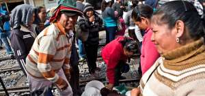 En el sector de La Estaci&oacute;n, al occidente de la capital de Cotopaxi, este problema se acent&uacute;a a partir de las 17:00. Los expendedores arriban de los cantones.