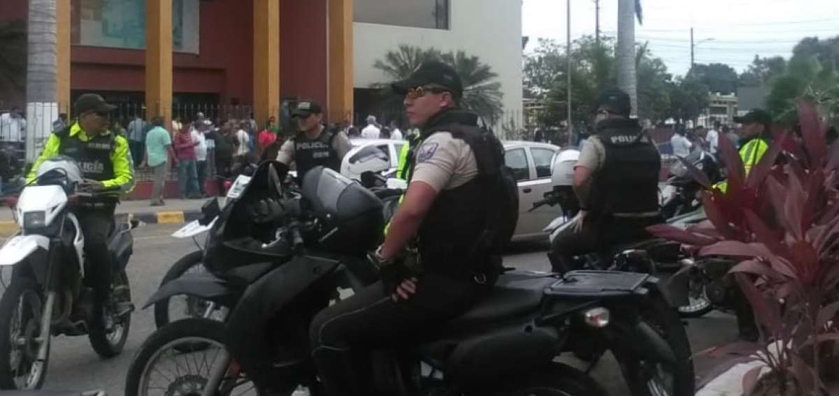 Polic&iacute;as permanecen en control de la seguridad de la Universidad de Guayaquil.