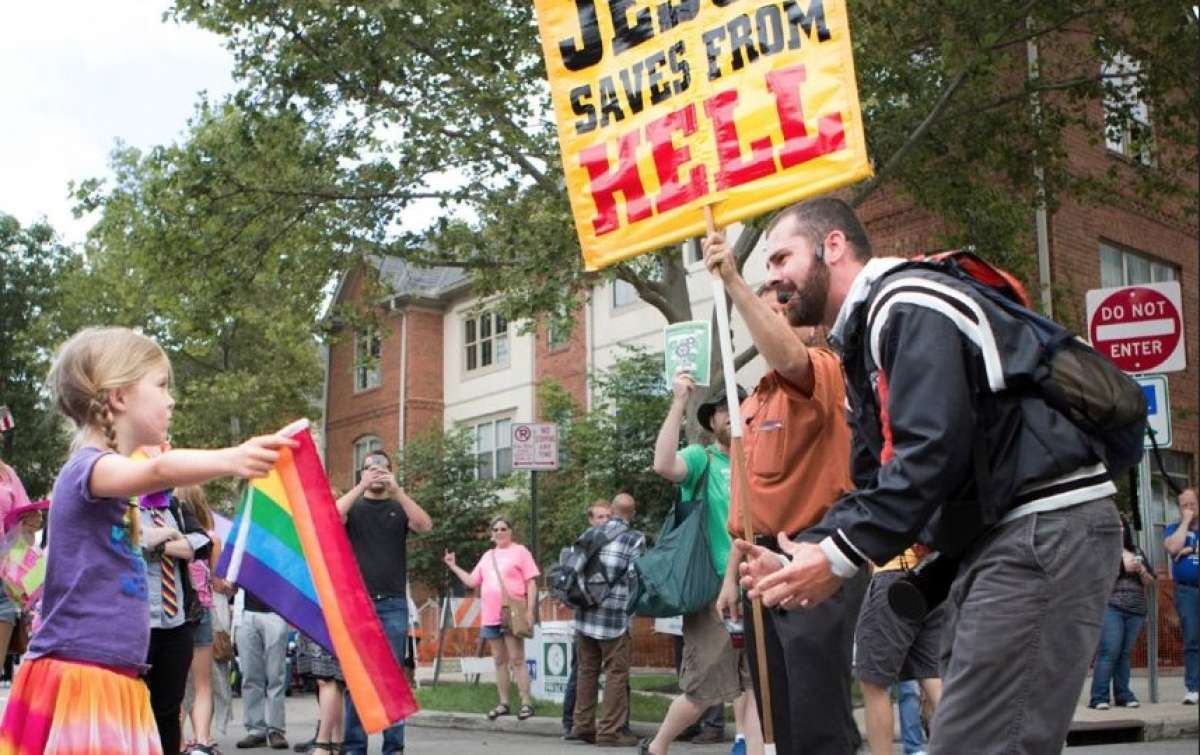 Zea, la peque&ntilde;a ni&ntilde;a que se enfrenta a la homofobia 