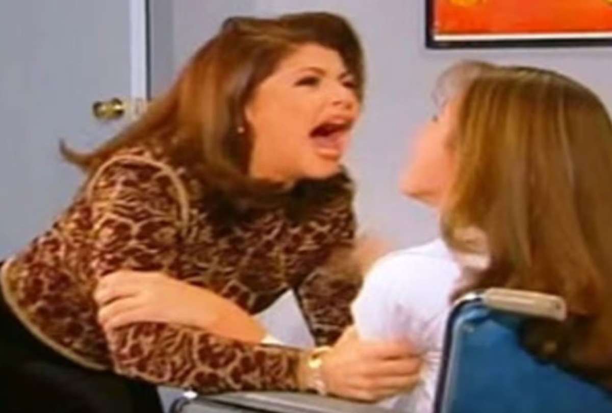 Karol G revivió a las protagonistas y villanas de las telenovelas de los novelas y 2000.