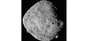 Instant&aacute;nea mosaico del asteroide Bennu compuesta por 12 im&aacute;genes PolyCam recolectadas el 2 de diciembre por la nave espacial OSIRIS-REx desde un rango de 15 millas (24 km).