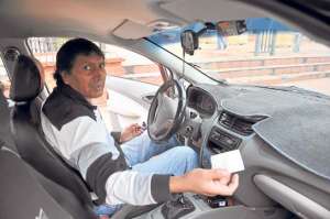 Son vartios los justificativos que algunos taxistas dan para evitar el uso del dispositivo. Foto: Jos&eacute; Luis LLivisaca│El Tel&eacute;grafo