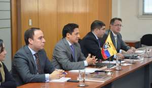 El ministro Poveda se&ntilde;al&oacute; que hay inter&eacute;s de varias empresas en invertir en Ecuador. Foto: Ministerio Coordinador de Sectores Estrat&eacute;gicos. 