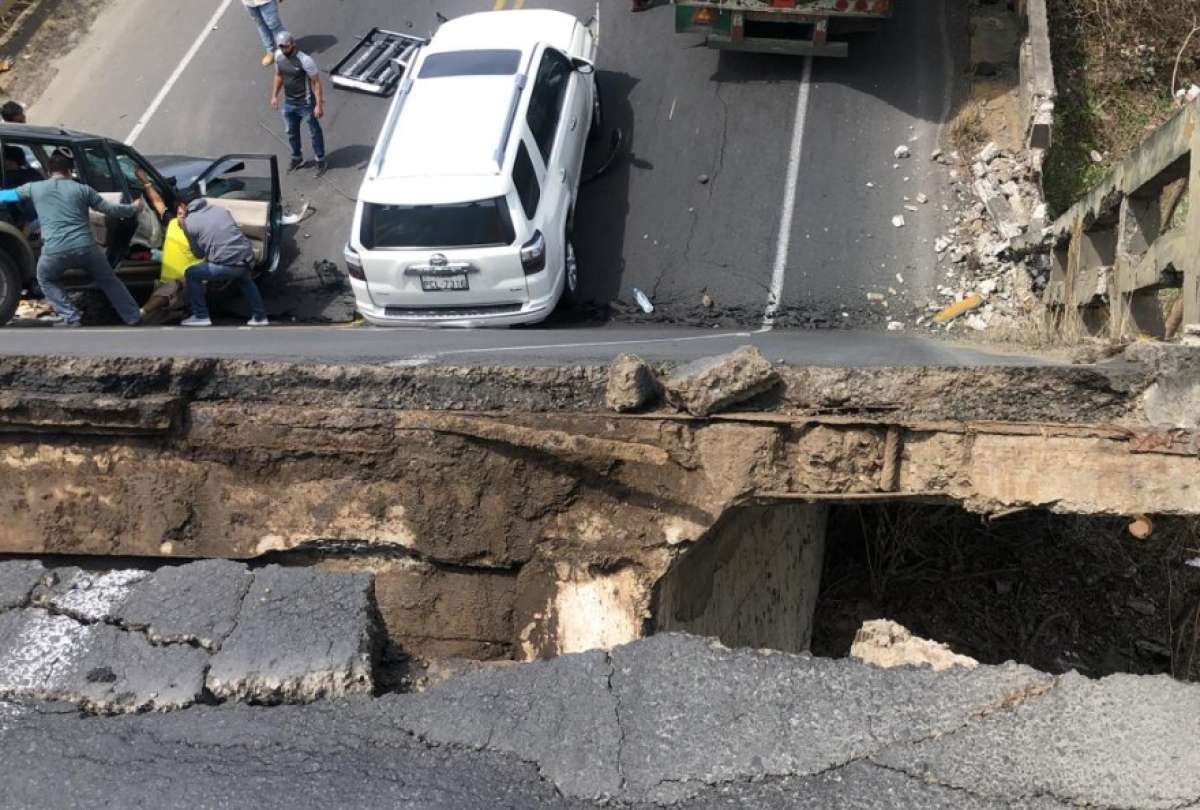 As&iacute; qued&oacute; el puente luego de colapsar, este jueves