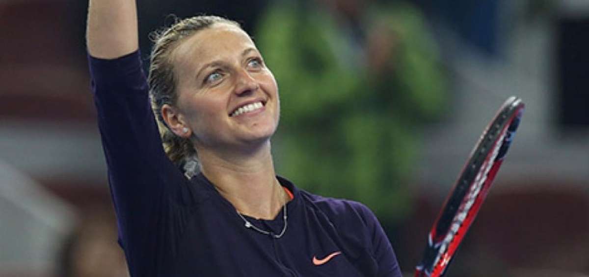 Kvitova vuelve a pelotear a menos de 4 meses de su ataque