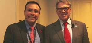 Nelson Balde&oacute;n, empresario ecuatoriano y Rick Perry, secretario de Energ&iacute;a de los Estados Unidos.