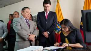 El ministro de Electricidad, Esteban Albornoz, plante&oacute; la querella penal por calumnia. Foto: Daniel Molineros/ EL TEL&Eacute;GRAFO