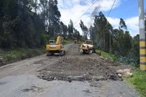 En el sector San Andr&eacute;s se reactiv&oacute; una falla geol&oacute;gica con el invierno lo que caus&oacute; dificultades en la v&iacute;a.