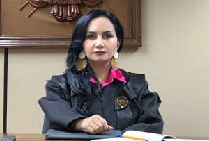 Enma Tapia renunci&oacute; como presidenta subrogante de la Corte Nacional de Justicia.