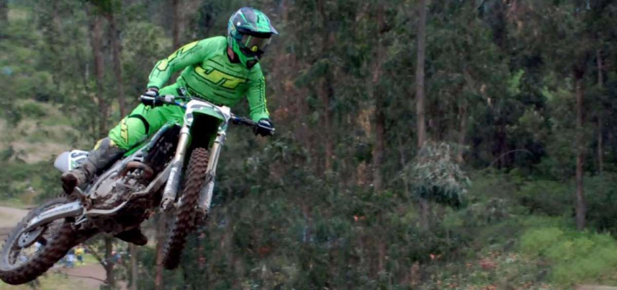 El piloto quite&ntilde;o Pablo Vivanco gan&oacute; en la categor&iacute;a MX1 450 cc en la tercera v&aacute;lida del Campeonato Provincial de Motocross que se realiz&oacute; en Tumbaco.