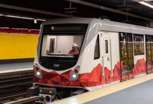 Debido a protestas, el Metro de Quito cerró la estación San Francisco.