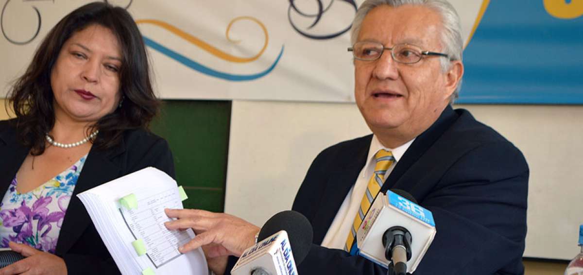 En d&iacute;as pasados, representantes del colectivo Foro Latacunga expusieron las supuestas irregularidades del paso deprimido, cuya edificaci&oacute;n empez&oacute; el 11 de septiembre.