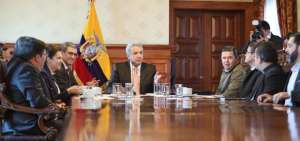 El presidente de la Rep&uacute;blica, Len&iacute;n  Moreno, acompa&ntilde;ado de varias autoridades, recibi&oacute; en audiencia a representantes de la Conferencia Episcopal Ecuatoriana, con quienes dialog&oacute; sobre temas de la coyuntura nacional y de los hechos suscitados en las semanas pasadas.