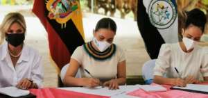 El CNE firma convenio para fortalecer la organizaci&oacute;n de los comicios 2021