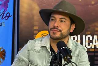Daniel Páez en los estudios de Pública FM