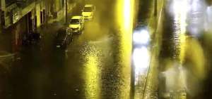La madrugada de este domingo 9 de febrero de 2020, el Servicio Integrado ECU-911 report&oacute; algunas inundaciones a lo largo de la avenida 25 de Julio, en el sur de Guayaquil.