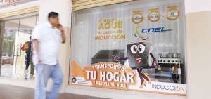 El local de la Unidad de Negocios de la CNEL EP atiende al p&uacute;blico de lunes a viernes, desde las 08:00 hasta las 17:00.