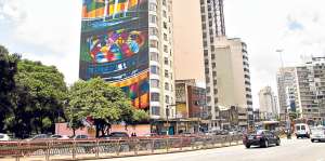 Mural gigante del rostro de Ayrton Senna, ubicado en la Avenida Paulista, principal calle de Sao Paulo (Brasil). Foto: Pablo Giuliano