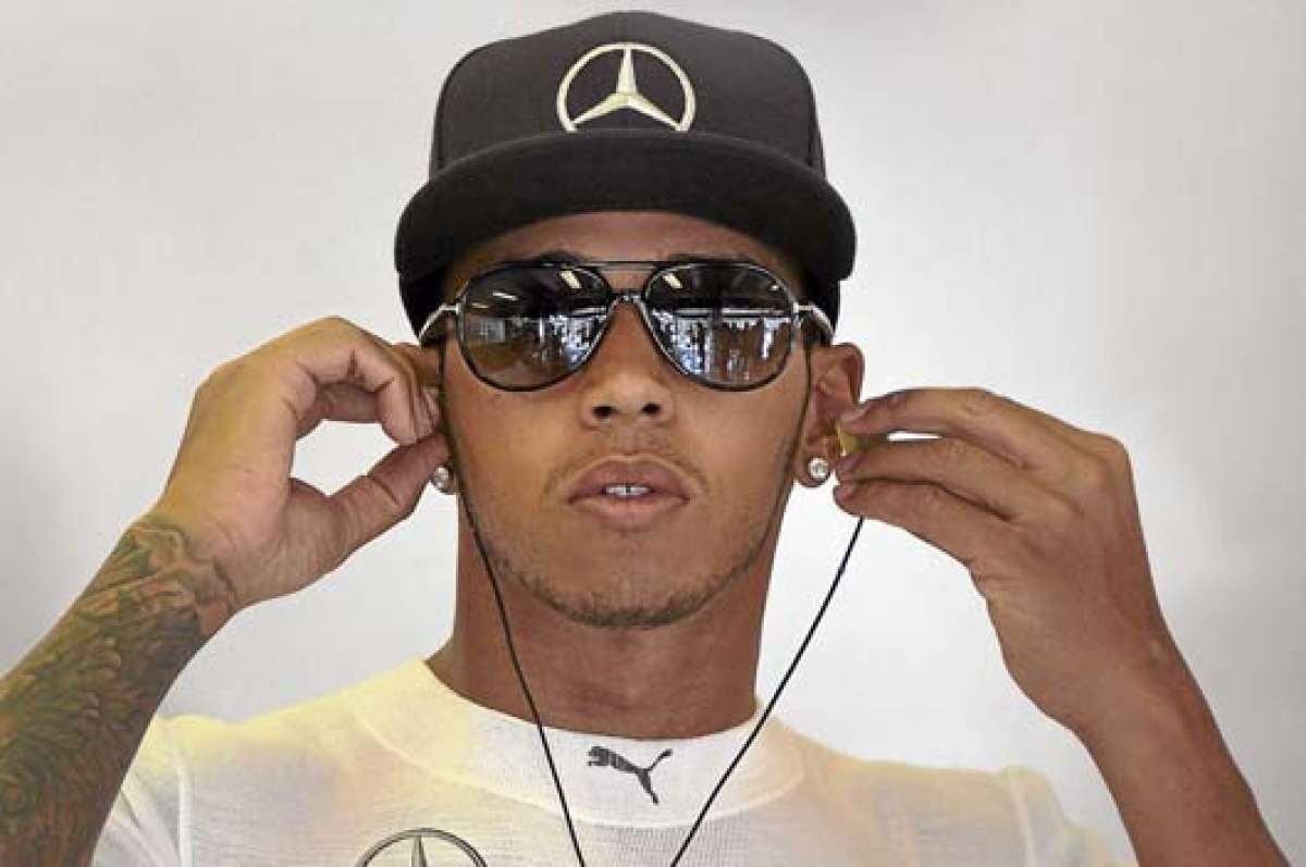 Hamilton y Rosberg lideran las pr&aacute;cticas libres 