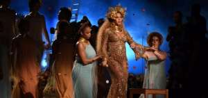 Beyonc&eacute; se llev&oacute; s&oacute;lo dos gram&oacute;fonos el domingo y de nuevo perdi&oacute; en Grabaci&oacute;n y &Aacute;lbum del A&ntilde;o.