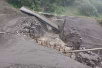 Tras el colapso del puente sobre el río Marker, Petroecuador comunicó la suspensión de operaciones del SOTE y del Poliducto Shushufindi Quito.