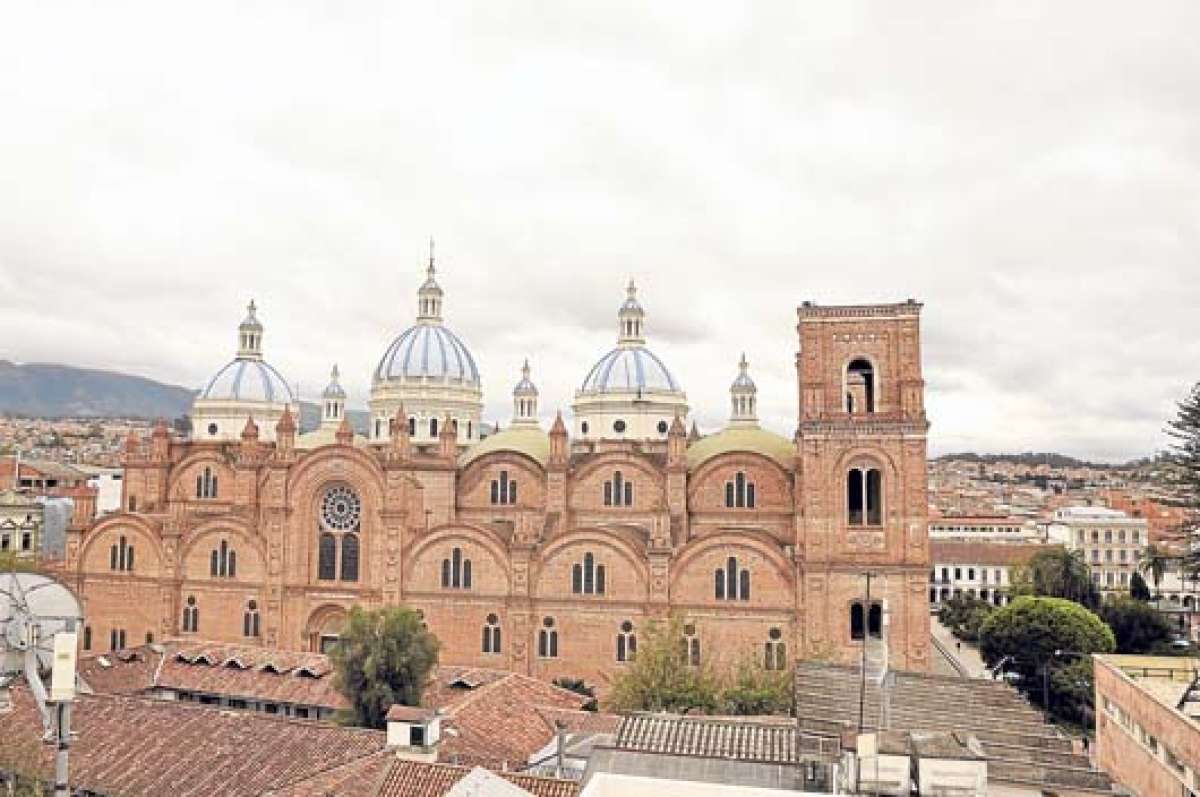 La catedral recibe aportes por  $ 95 mil para su readeacuaci&oacute;n