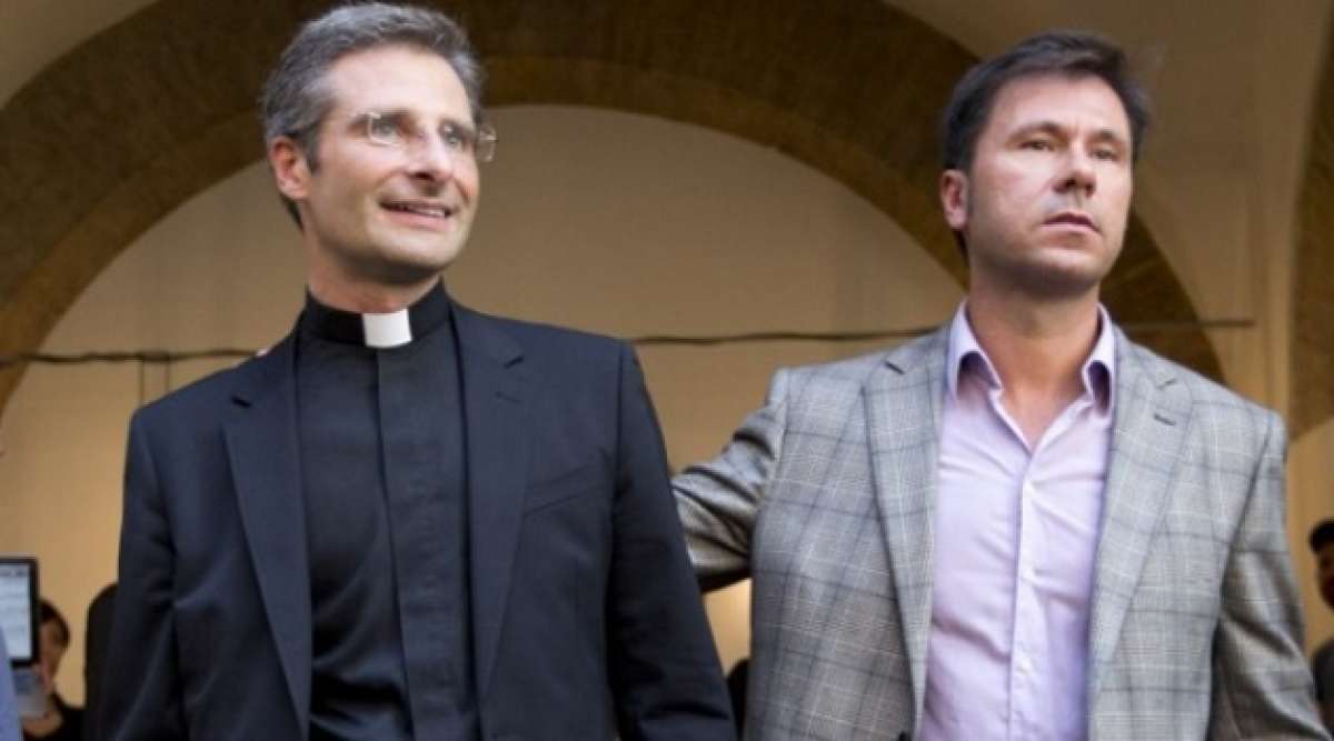 Charamsa declar&oacute; el 3 de octubre p&uacute;blicamente su homosexualidad y present&oacute; a la prensa a su compa&ntilde;ero. Foto: Archivo 