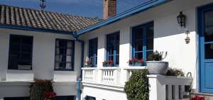 La edificaci&oacute;n hist&oacute;rica y patrimonial da el servicio de restaurante y tambi&eacute;n es sala para eventos sociales, culturales y de vinculaci&oacute;n con la comunidad.
