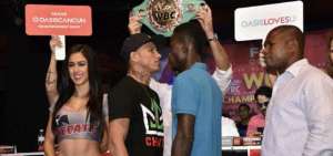 Berchelt expone t&iacute;tulo Superpluma de boxeo ante el ghan&eacute;s Awuku