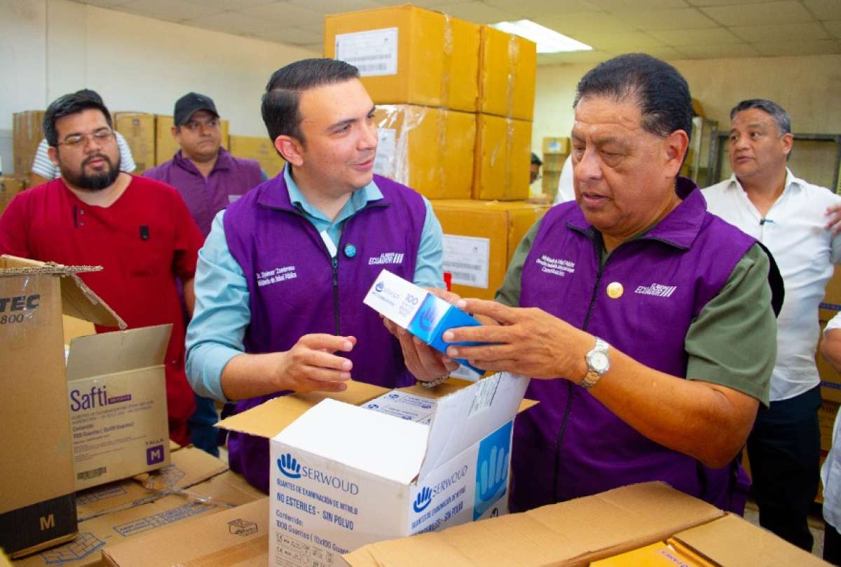 El Gobierno dot&oacute; de medicamentos y dispositivos m&eacute;dicos para hospitales de Pichincha y Guayas. 